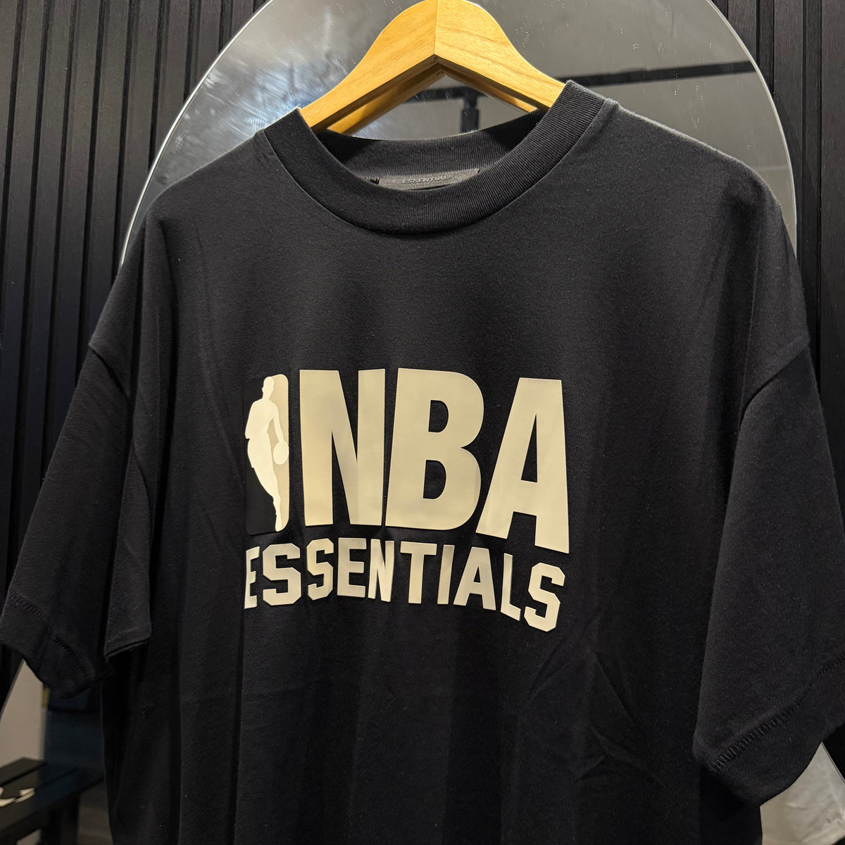ESSENTIALS NBA TEE REFLECTIVE