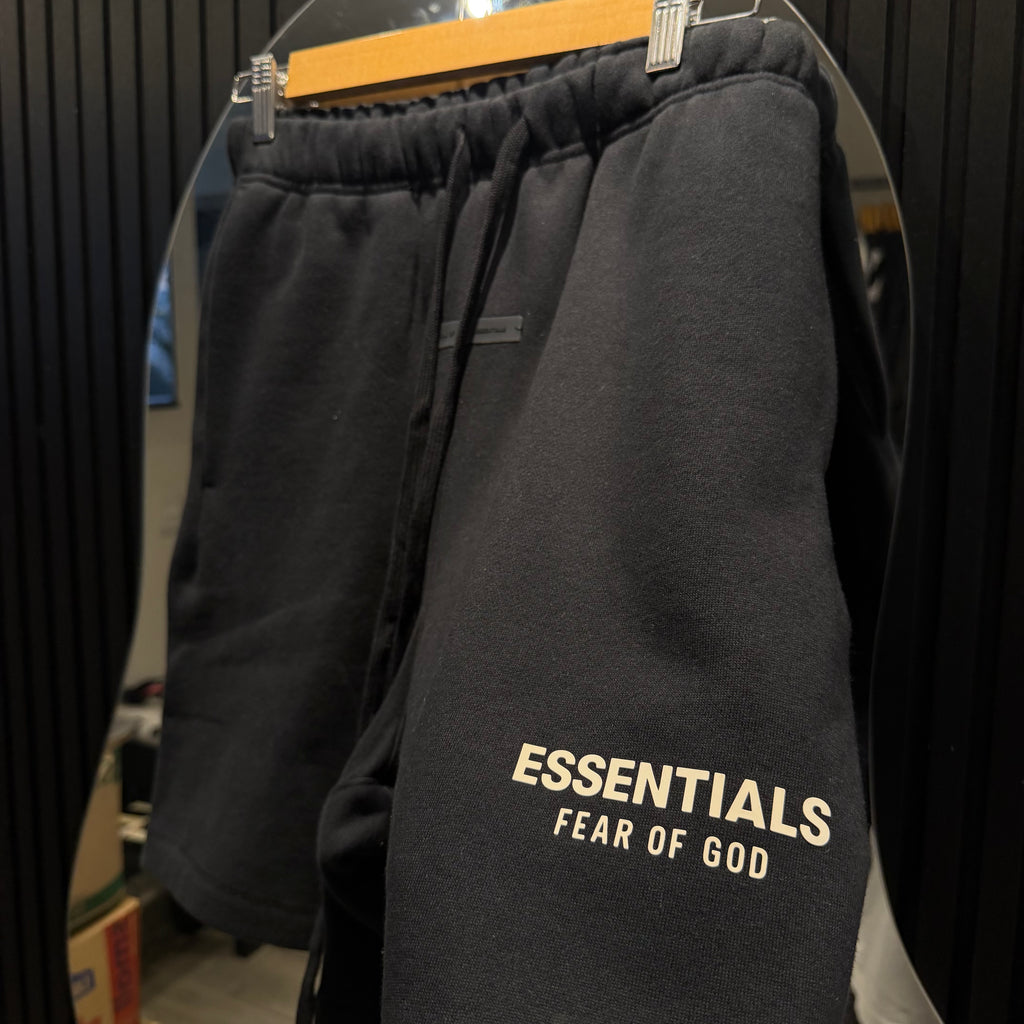 FW24 ESSENTIALS SHORTS BLACK