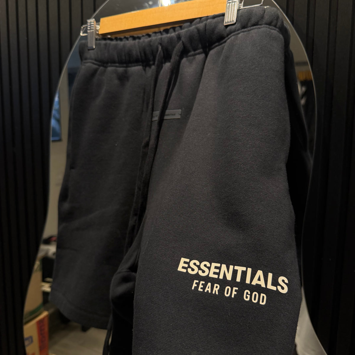 FW24 ESSENTIALS SHORTS BLACK