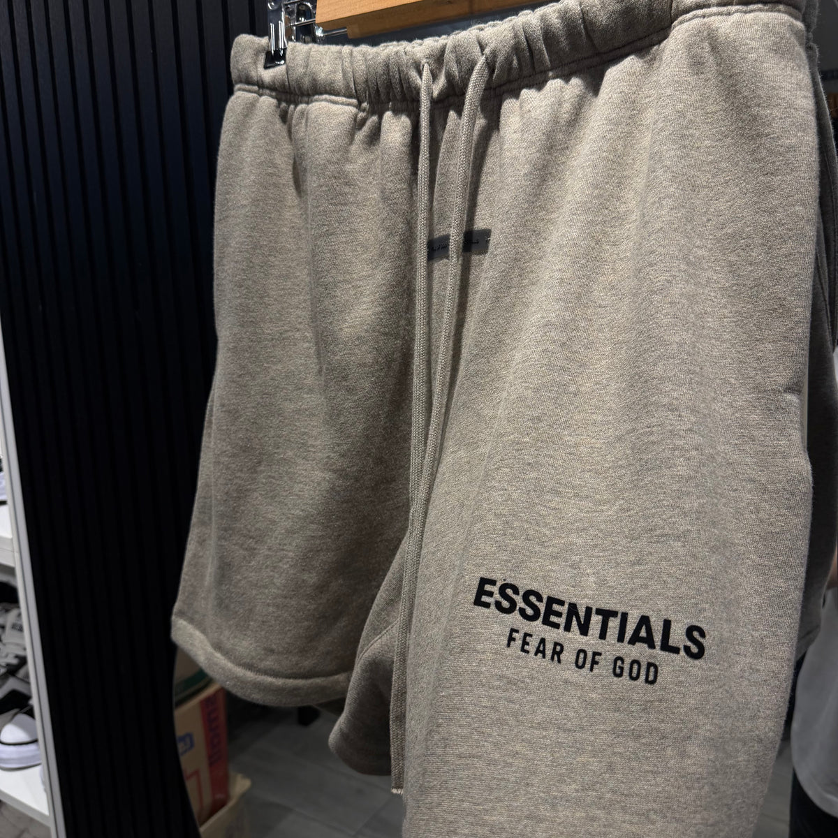 FW24 ESSENTIALS SHORTS HEATHER GRAY