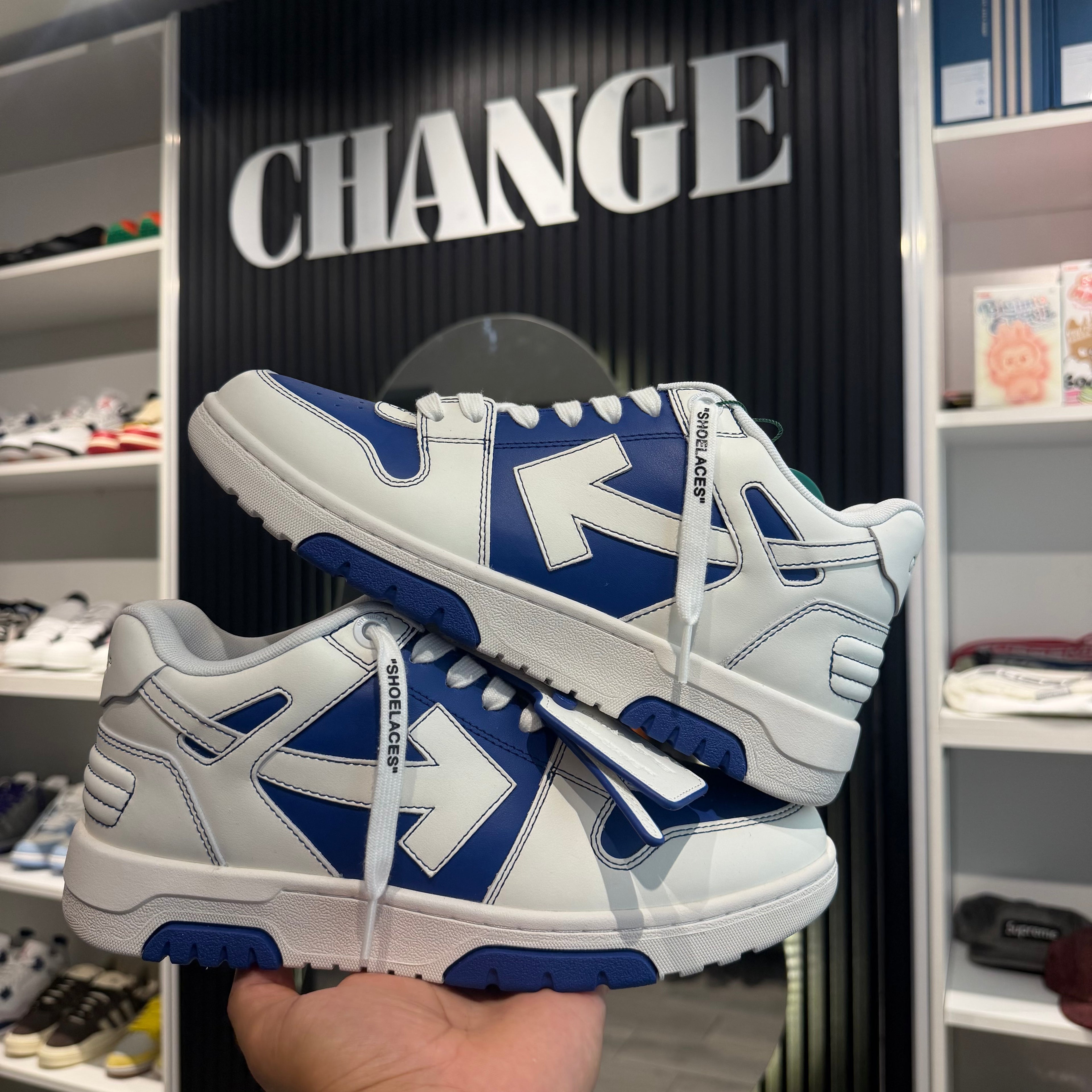 OFF WHITE OUT OF OFFICE