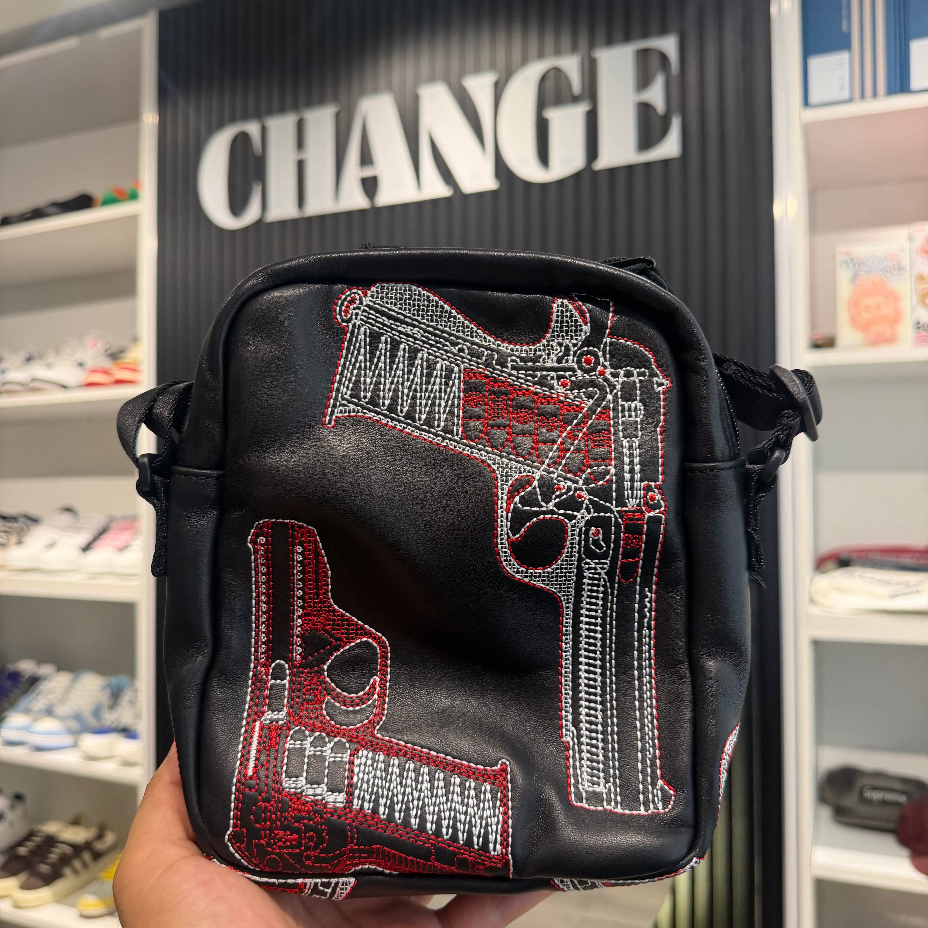 SHOULDER BAG SUPREME SS26