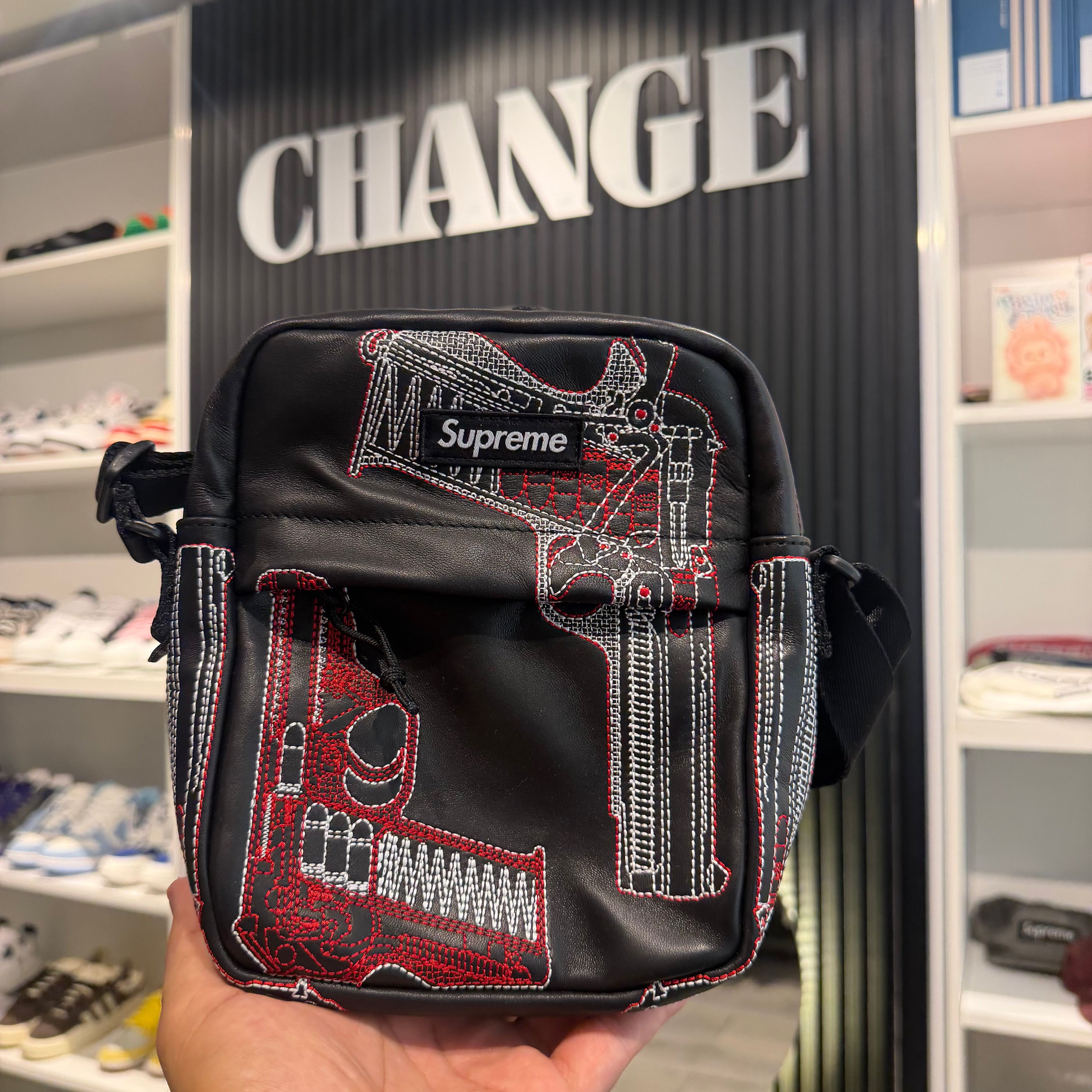 SHOULDER BAG SUPREME SS26