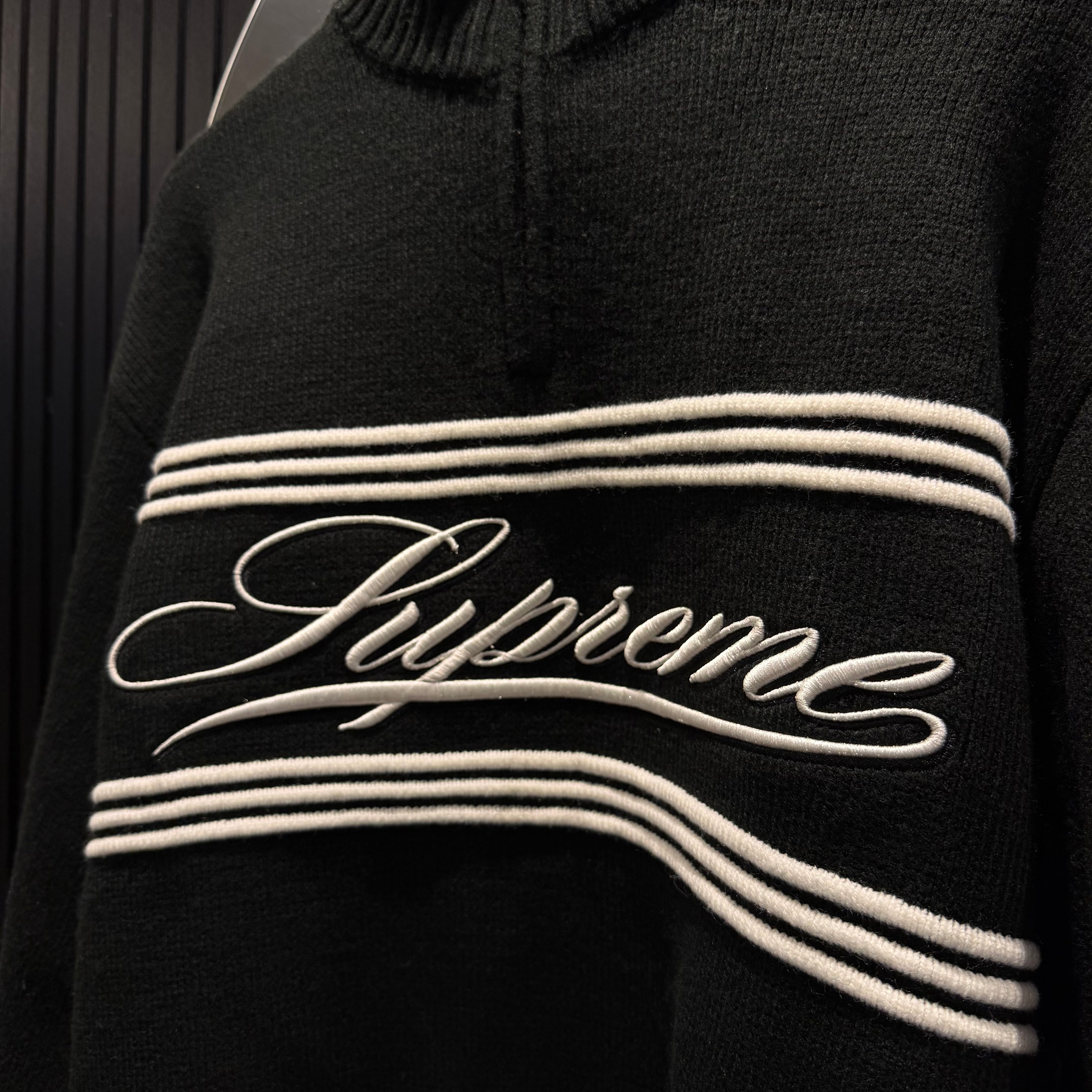 SUPREME HALF ZIP SWEATER BLACK FW25