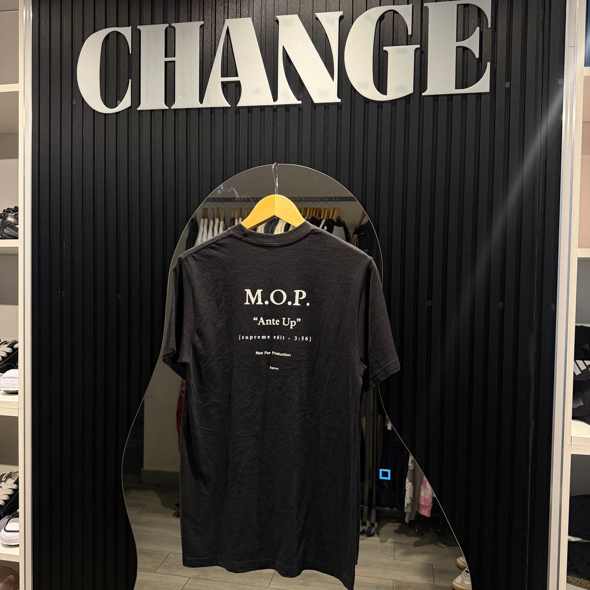SUPREME M.O.P. TEE BLACK (FW 24)