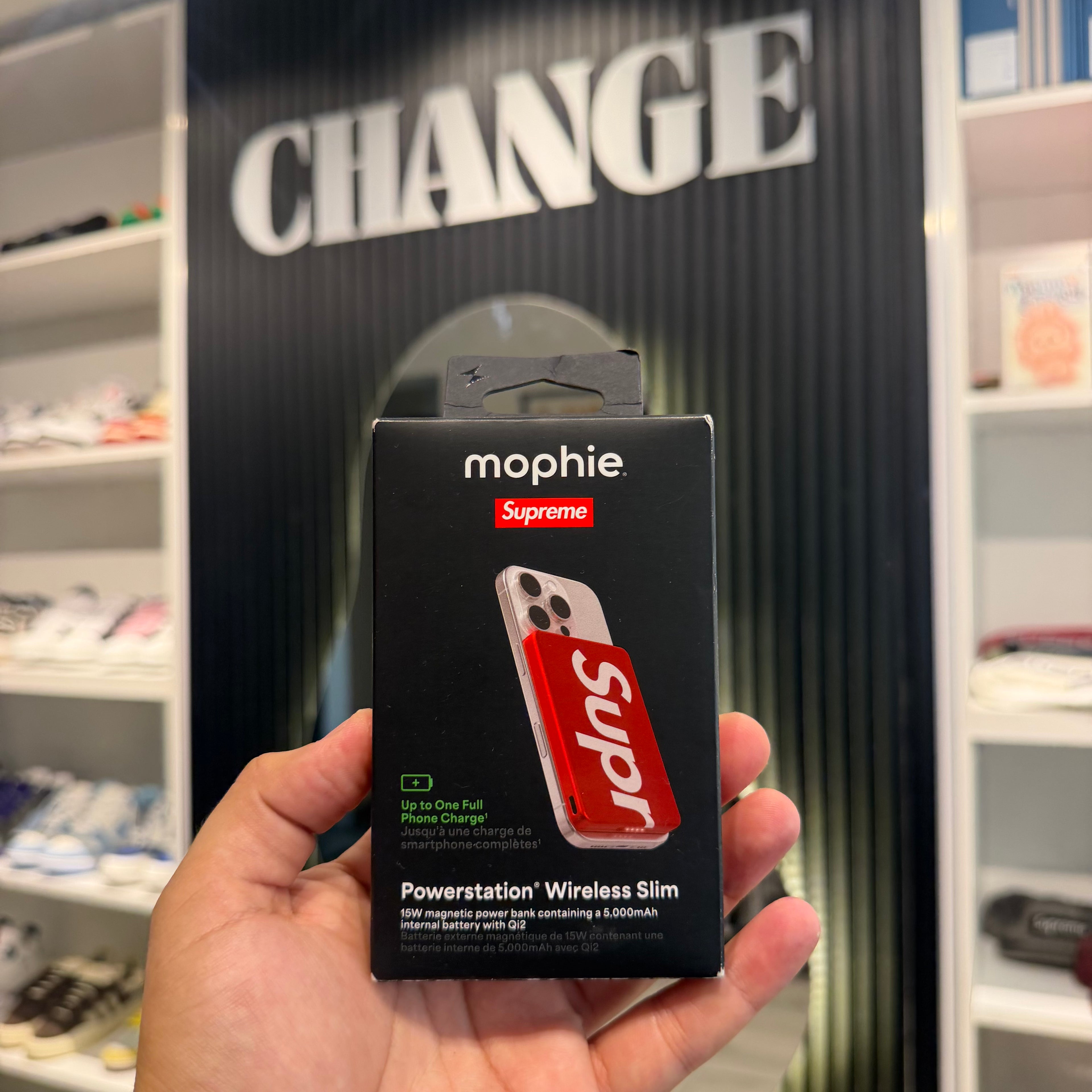SUPREME MOPHIE POWERBANK ROJO