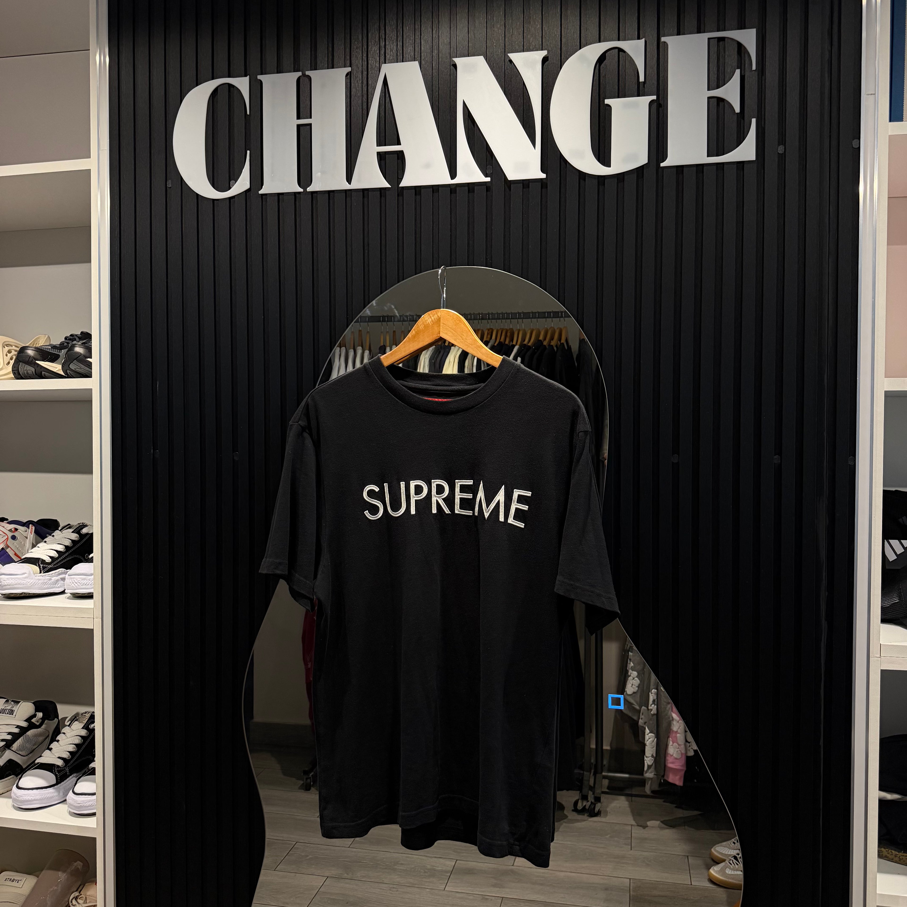SUPREME TEE